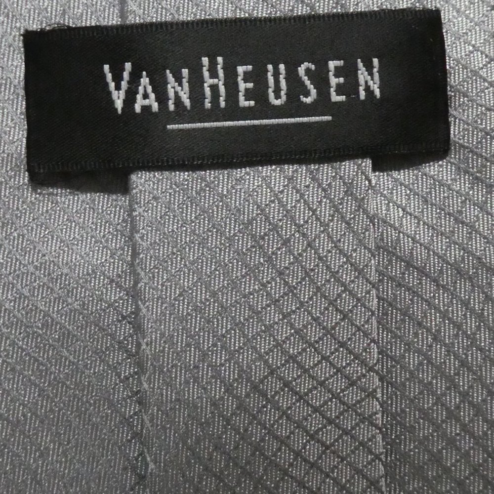VAN HEUSEN | Satin Shield | Textured Silk Necktie